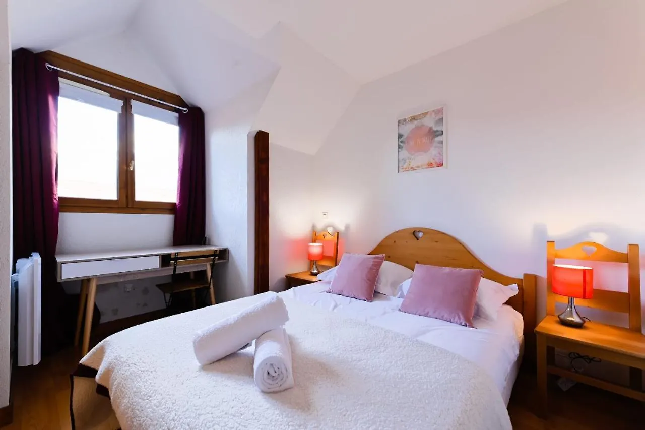 The Green Fee Close To The Golf Course And 5 Minutes From The Lake Giez 0*,  France